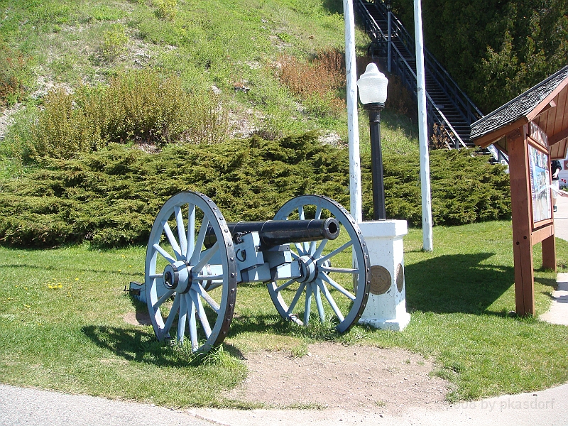 096 Memorial Day [2008 May 23].JPG - Scenes from Mackinac Island.